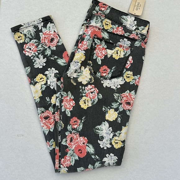 NEW GUESS PAULETTA FLORAL-PRINT  28 - Picture 1 of 8